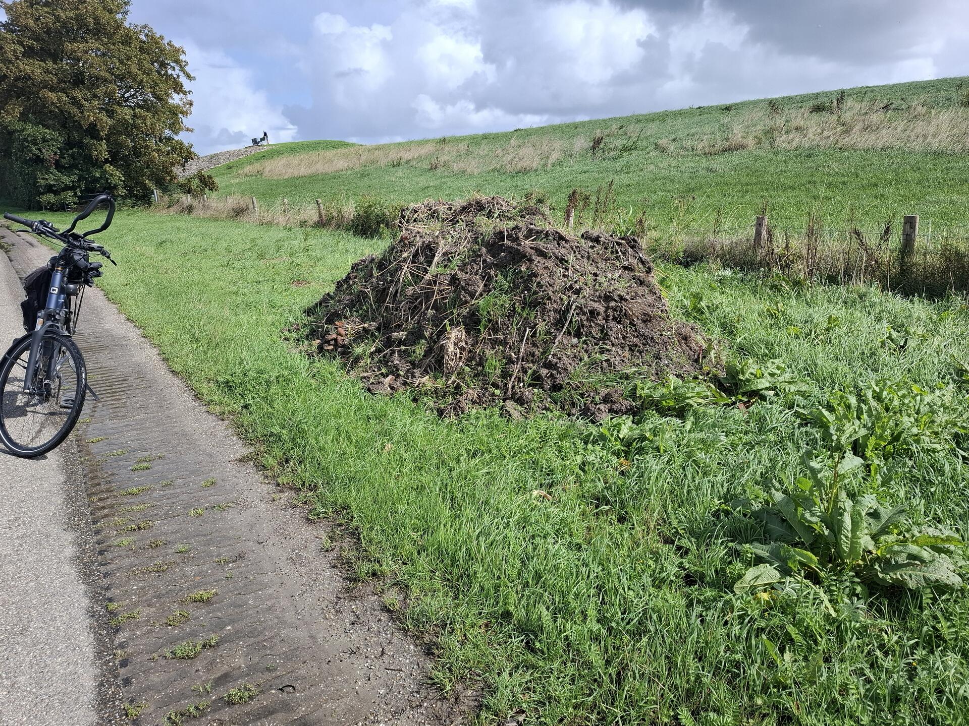 Foto bij melding 5561817 · Afval