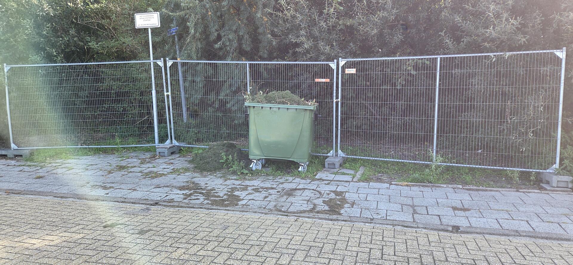 Foto bij melding 5611756 · Afval en zwerfvuil