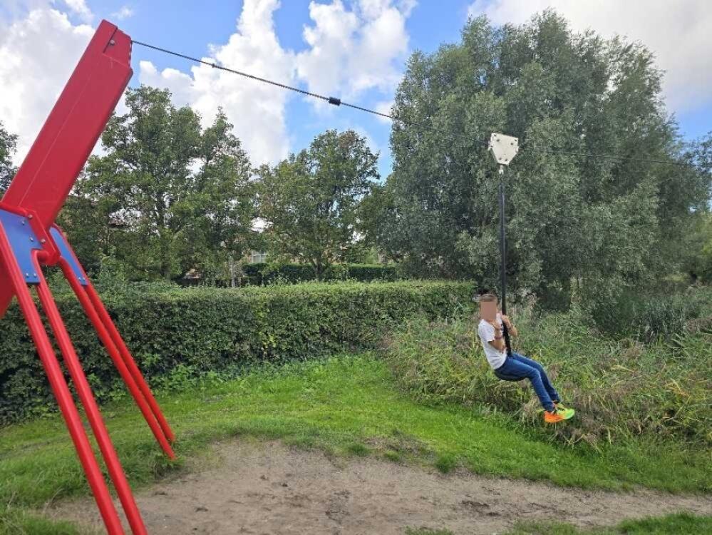 Foto bij melding 5567131 · Straatmeubilair, Verkeersborden etc