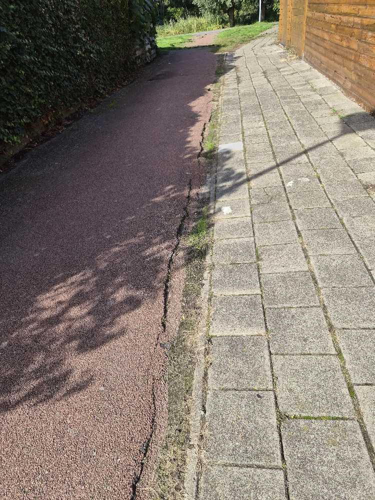 Foto bij melding 5574684 · Wegen en paden