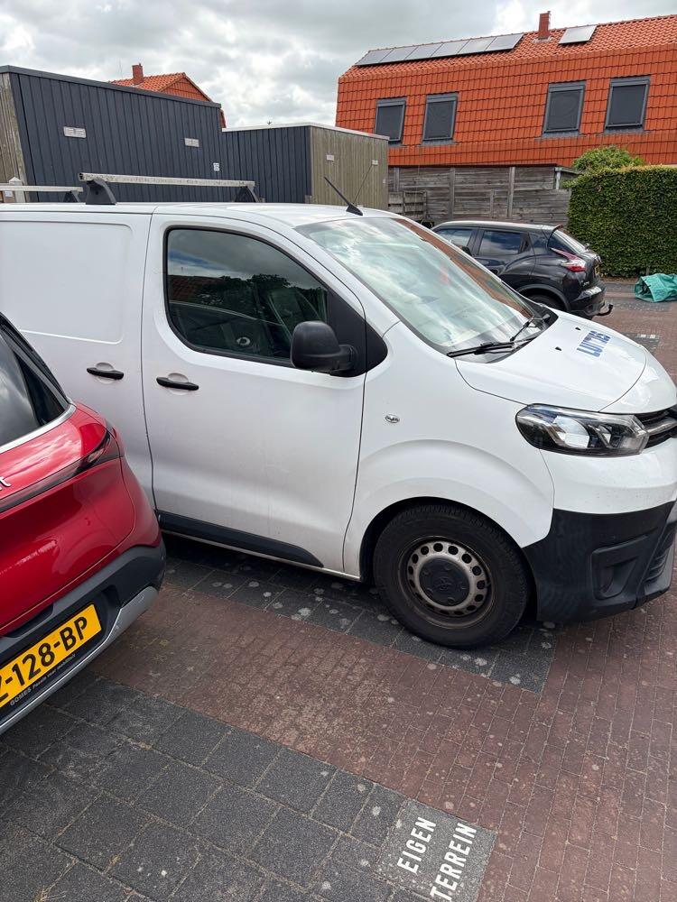 Foto bij melding 5649885 · Problemen en overlast in de buurt (boa/handhaving)