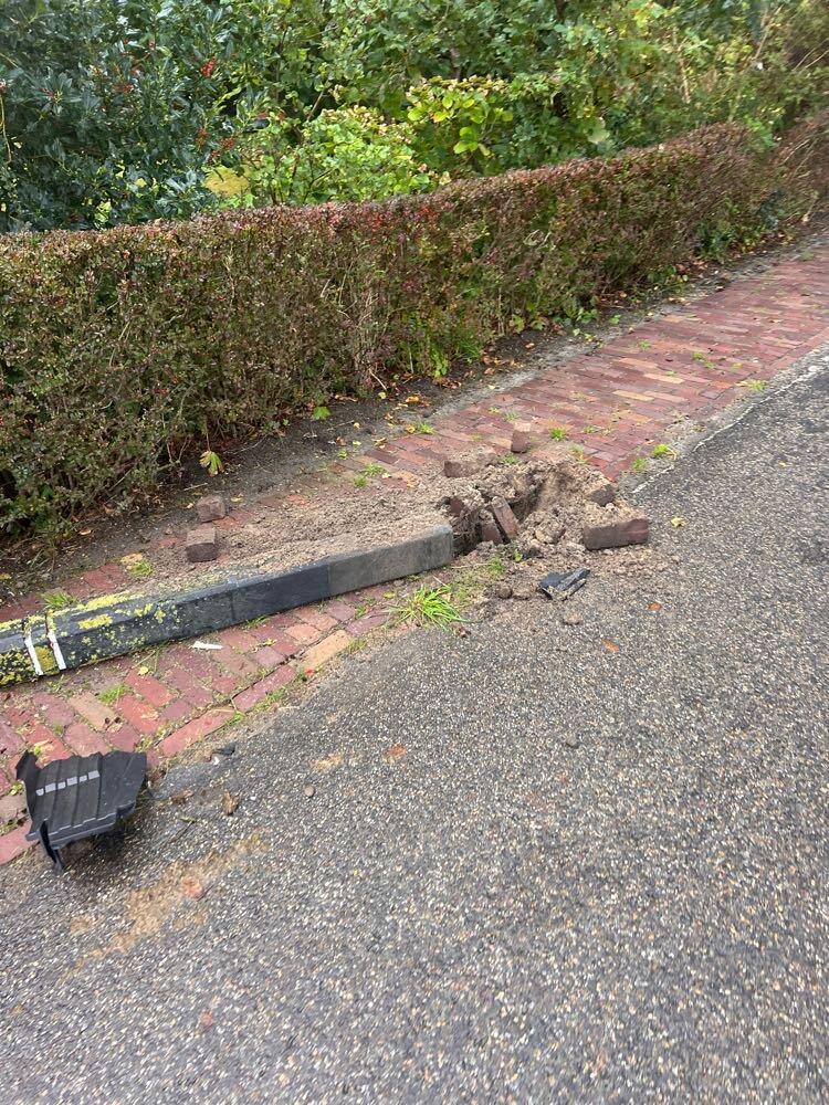 Foto bij melding 5565585 · Speeltoestellen en Straatmeubilair