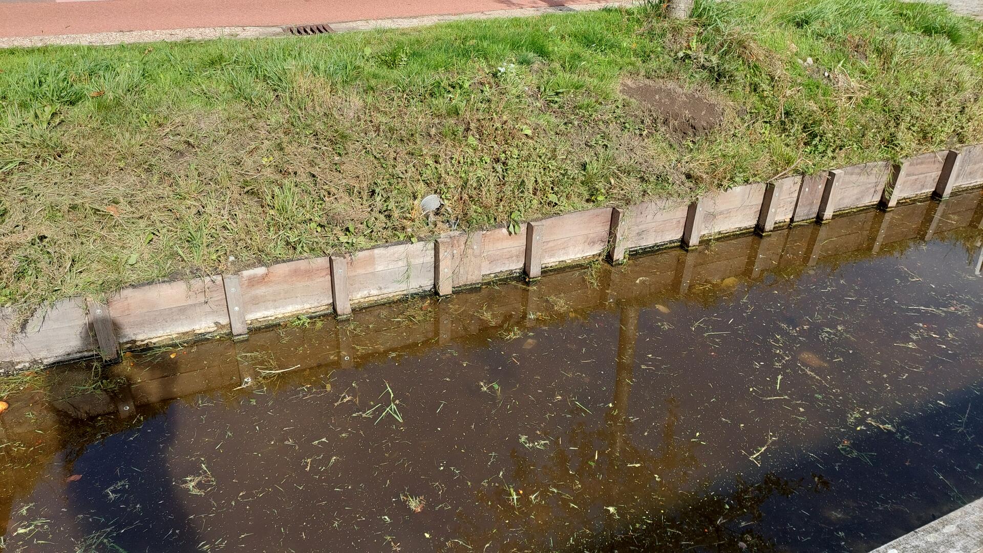 Foto bij melding 5574773 · Bruggen, tunnels en water