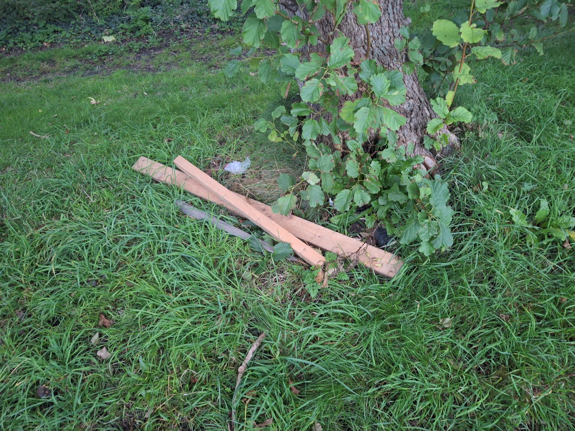 Foto bij melding 5640171 · Afval