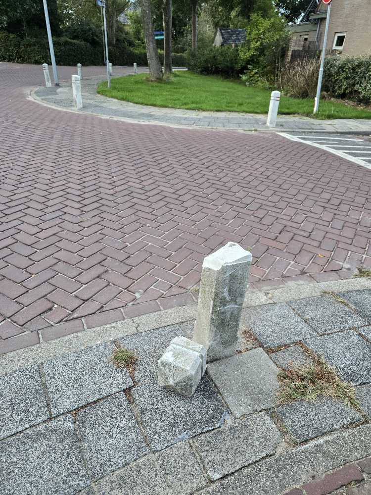Foto bij melding 5548469 · Speeltoestellen en Straatmeubilair