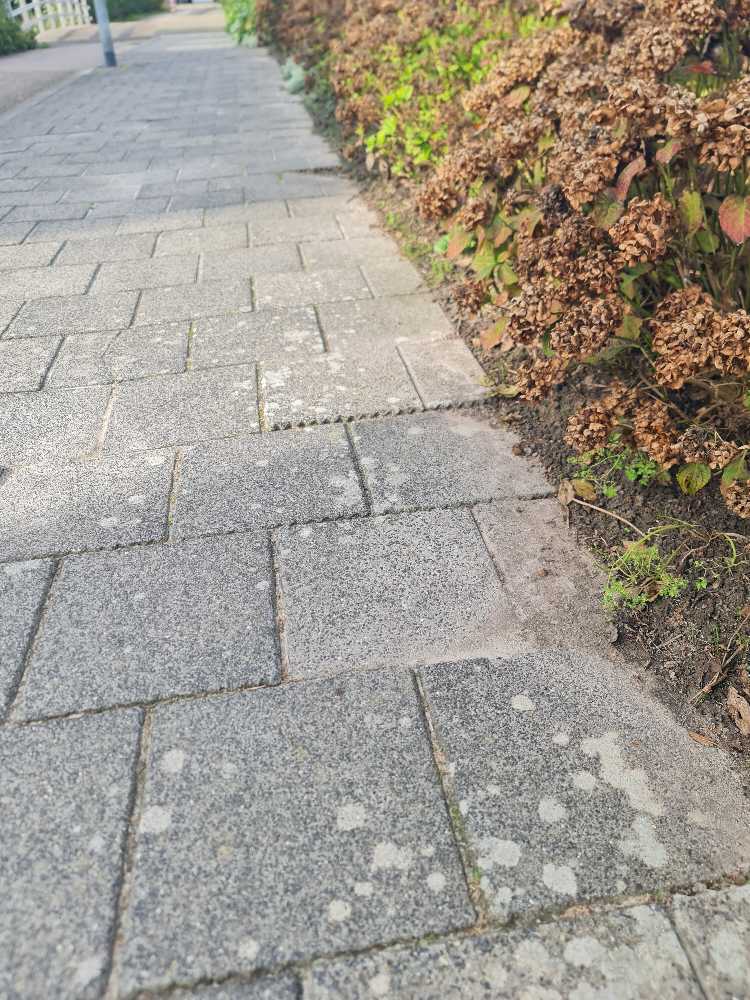 Foto bij melding 5573952 · Wegen, fietspaden, en stoepen
