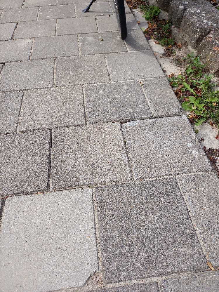 Foto bij melding 5601333 · Wegen, fietspaden, en stoepen