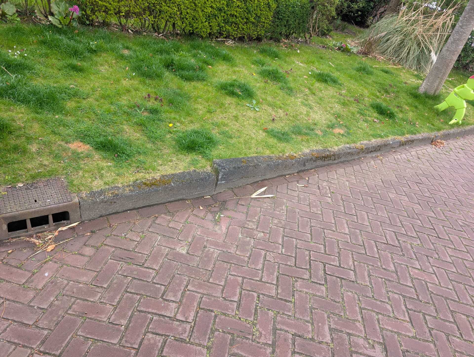 Foto bij melding 5034282 · Wegen, fietspaden, en stoepen