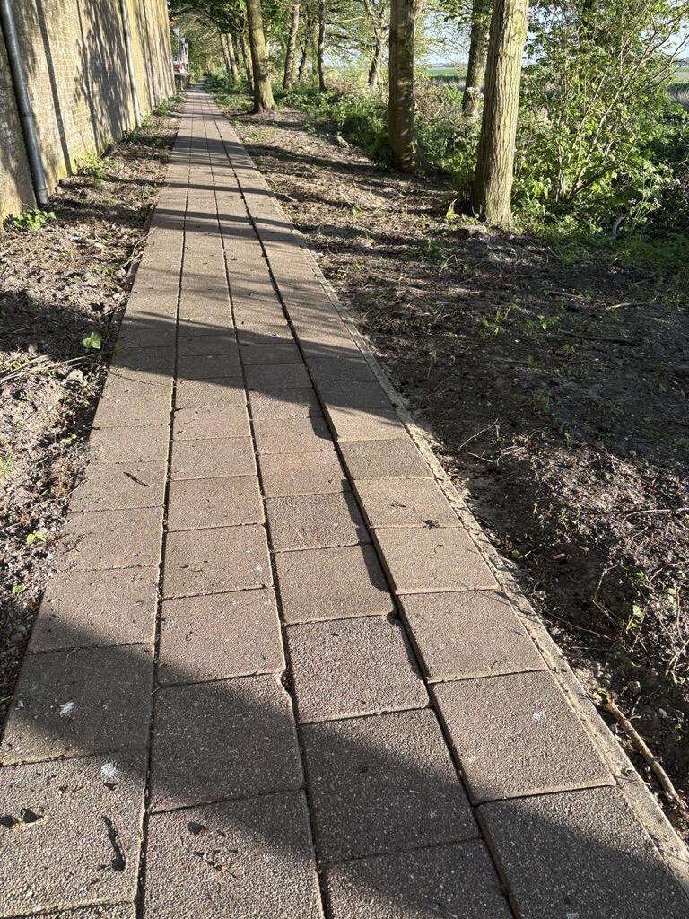 Foto bij melding 5066456 · Wegen, fietspaden, en stoepen