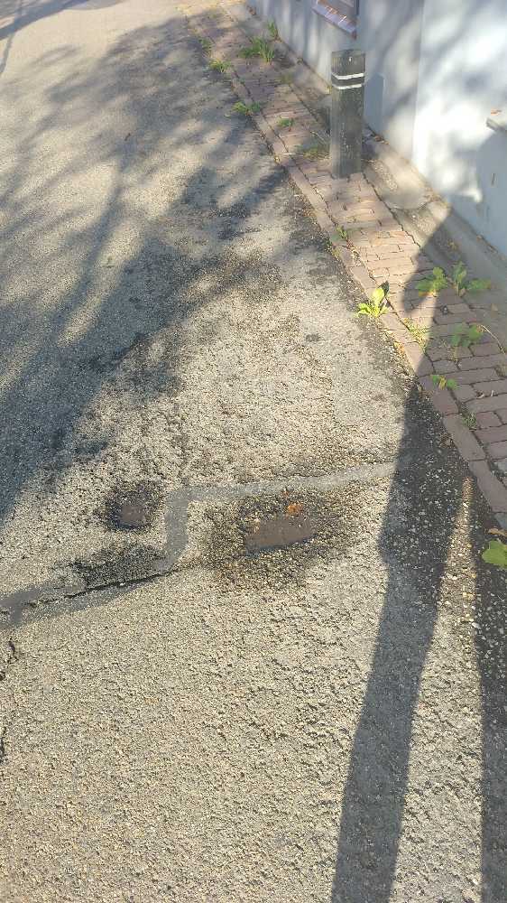 Foto bij melding 5487780 · Wegen, fietspaden, en stoepen