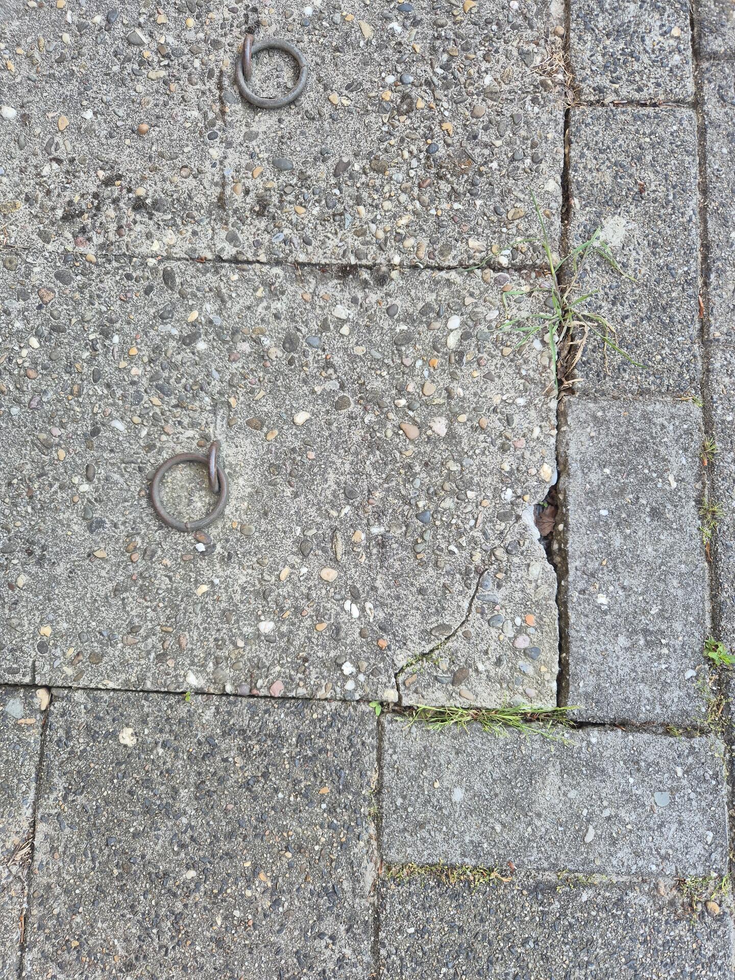 Foto bij melding 5129151 · Wegen, fietspaden, en stoepen