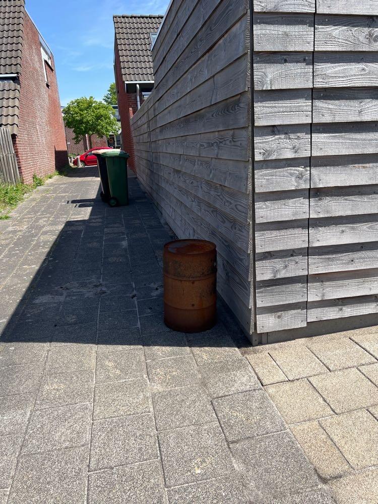 Foto bij melding 5128236 · Afval en zwerfvuil