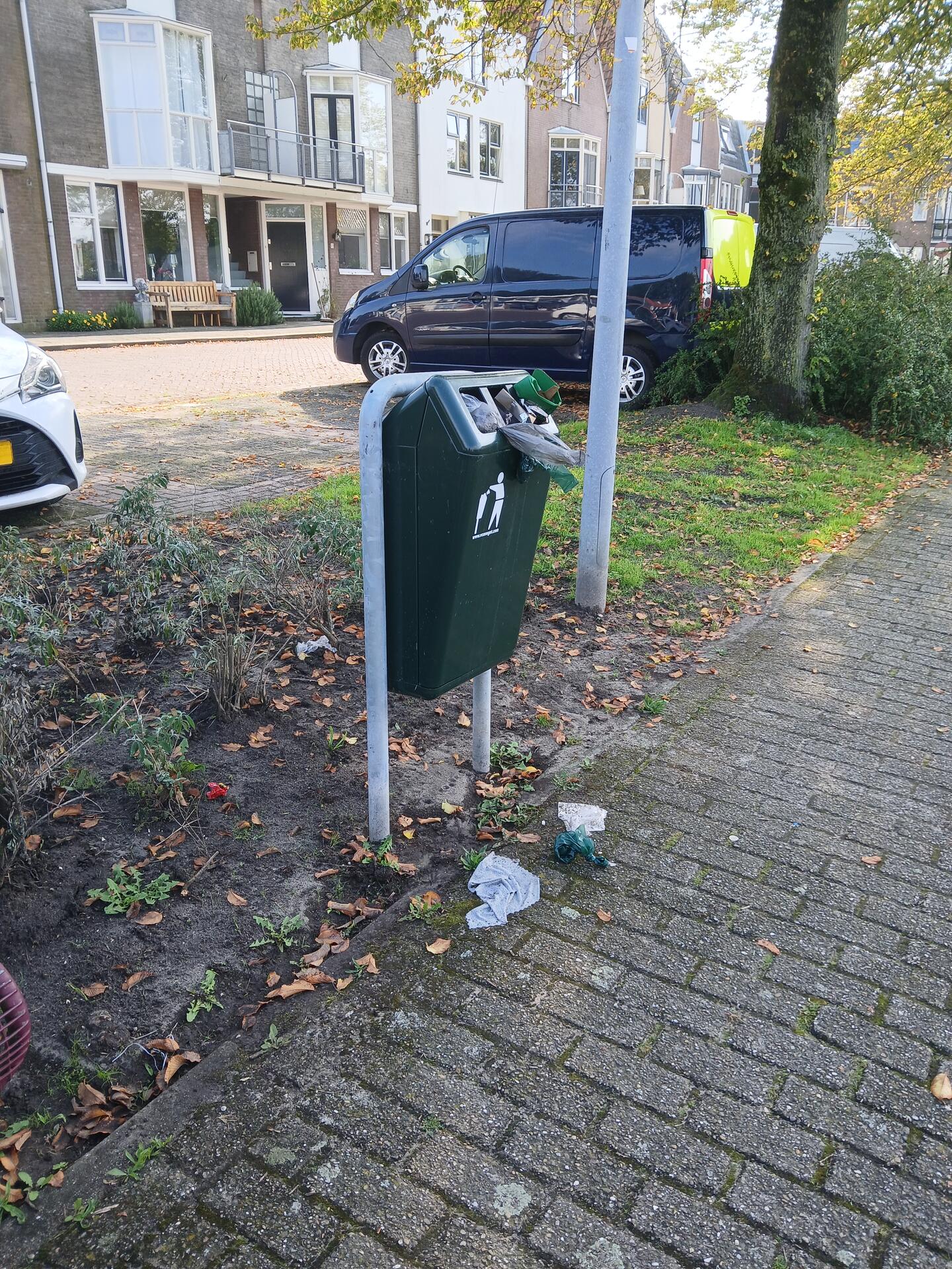 Foto bij melding 5634301 · Afval/Hondenpoep/Ongedierte/Dode dieren