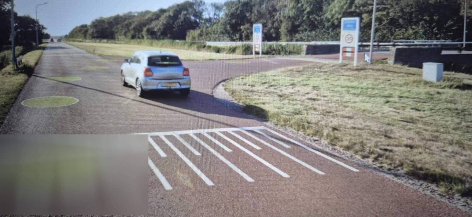 Foto bij melding 5675772 · Wegen/ Straatmeubilair/ Bruggen