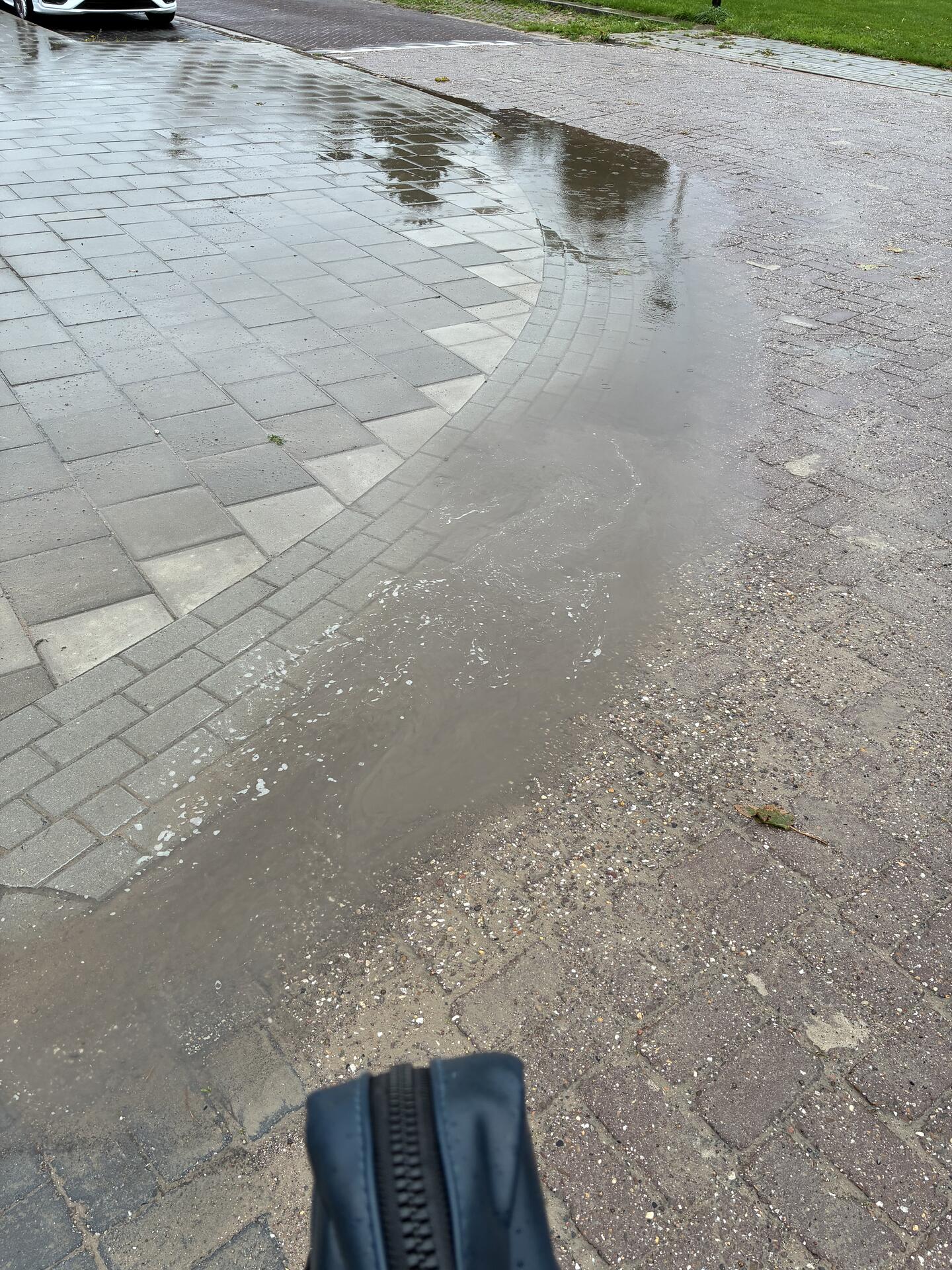 Foto bij melding 5556651 · Wegen, fietspaden, en stoepen