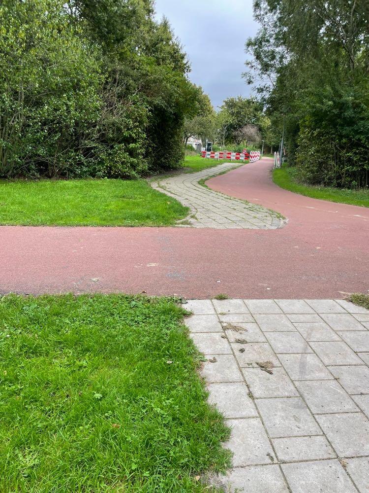 Foto bij melding 5607711 · Straatmeubilair, Verkeersborden etc
