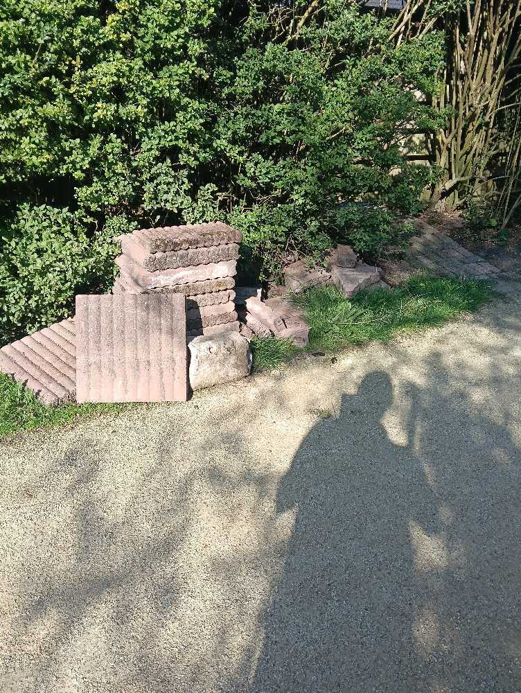 Foto bij melding 5562198 · Afval en zwerfvuil
