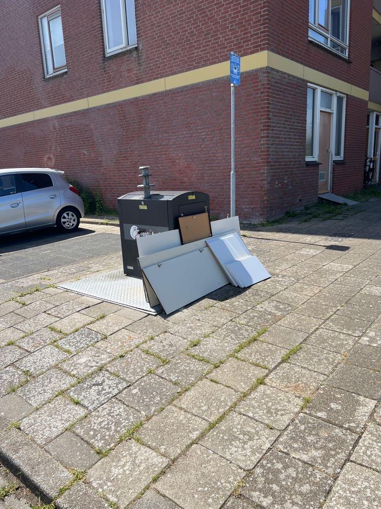 Foto bij melding 5128230 · Afval en zwerfvuil
