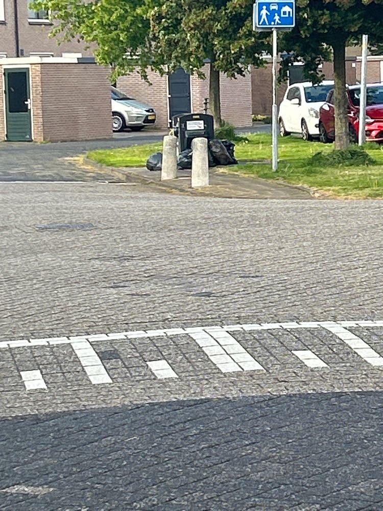 Foto bij melding 5097274 · Afval en zwerfvuil