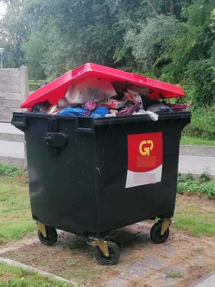 Foto bij melding 5485149 · Afval