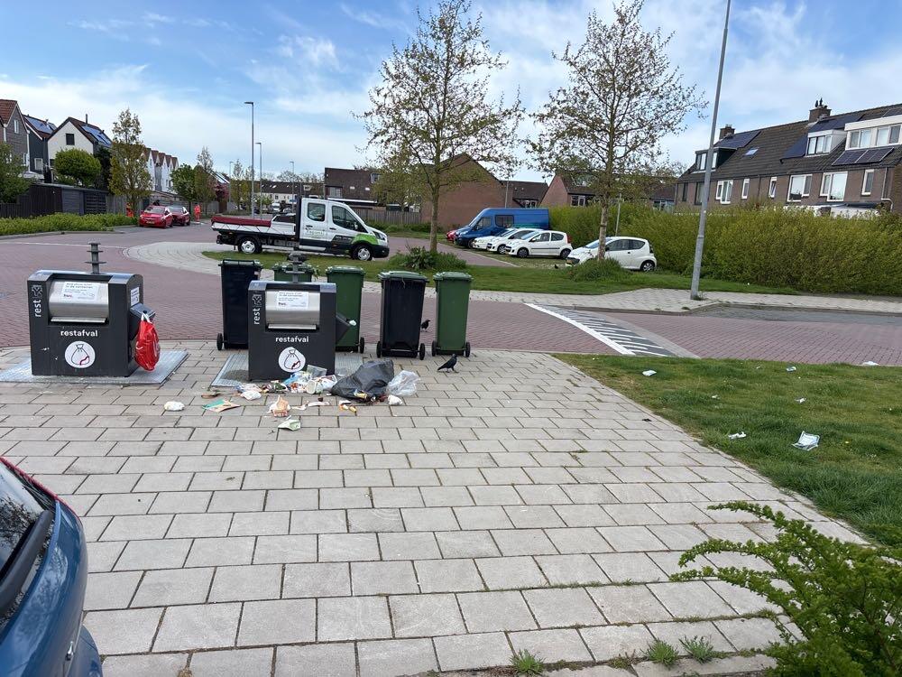 Foto bij melding 5049788 · Afval en zwerfvuil