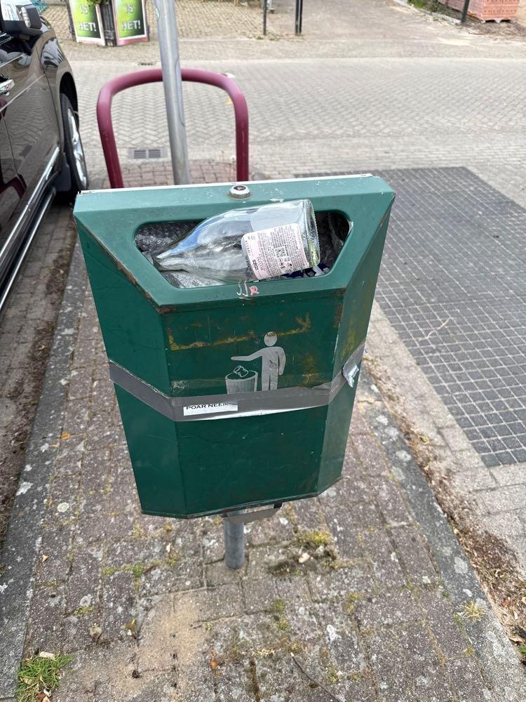 Foto bij melding 5049793 · Afval
