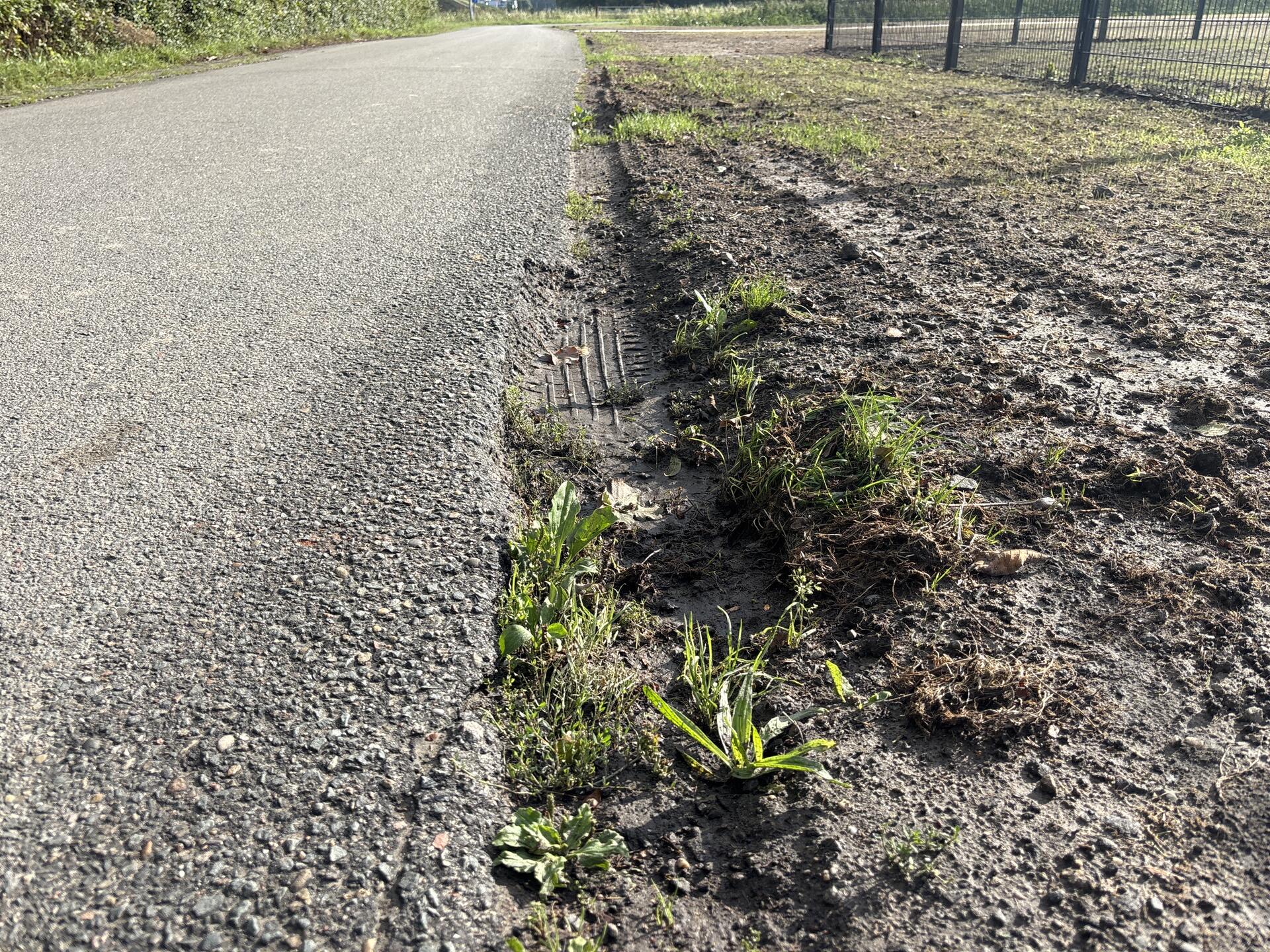 Foto bij melding 5532869 · Wegen, fietspaden, en stoepen