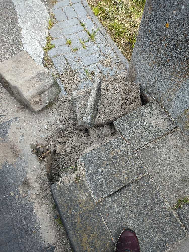 Foto bij melding 5127720 · Wegen, fietspaden, en stoepen