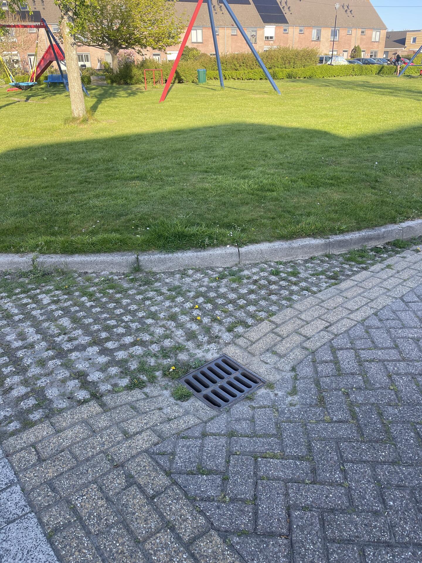 Foto bij melding 5046973 · Wegen, fietspaden, en stoepen