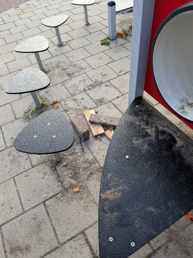 Foto bij melding 5664360 · Afval en zwerfvuil