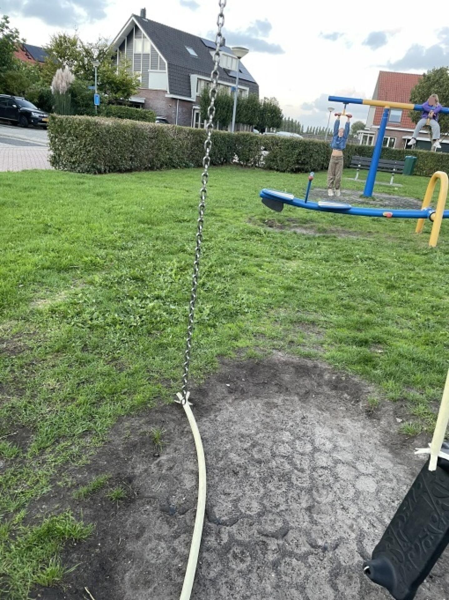 Foto bij melding 5598363 · Speeltoestellen en Straatmeubilair