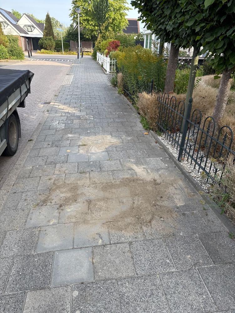 Foto bij melding 5489198 · Wegen, fietspaden, en stoepen