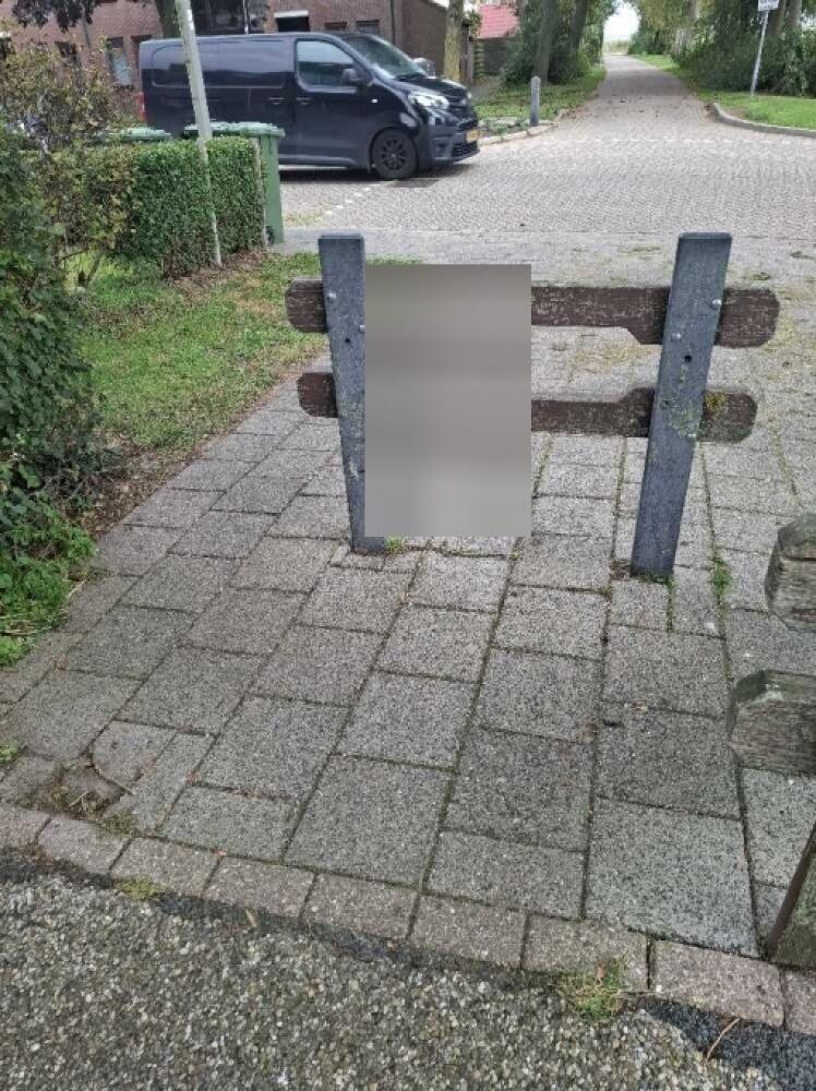 Foto bij melding 5629430 · Speeltoestellen en Straatmeubilair