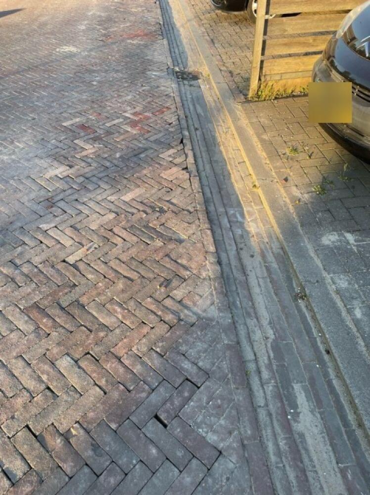 Foto bij melding 5037164 · Wegen, fietspaden, en stoepen