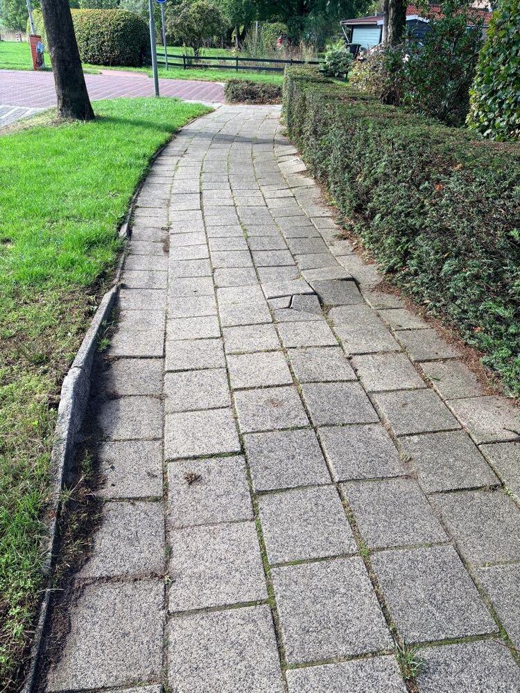 Foto bij melding 5546715 · Wegen, fietspaden, en stoepen