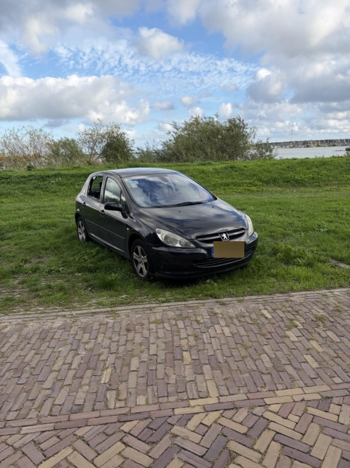 Foto bij melding 5576768 · Problemen en overlast in de buurt (boa/handhaving)