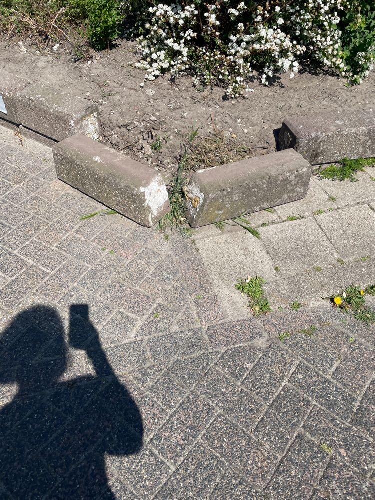Foto bij melding 5087244 · Straatmeubilair, Verkeersborden etc