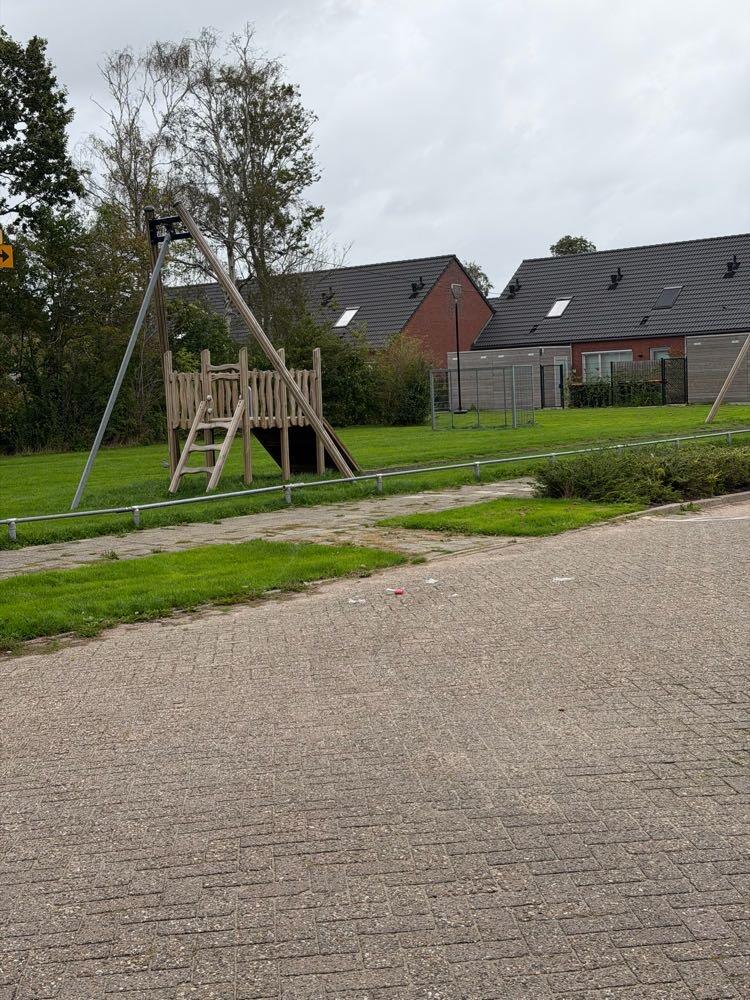 Foto bij melding 5593157 · Afval