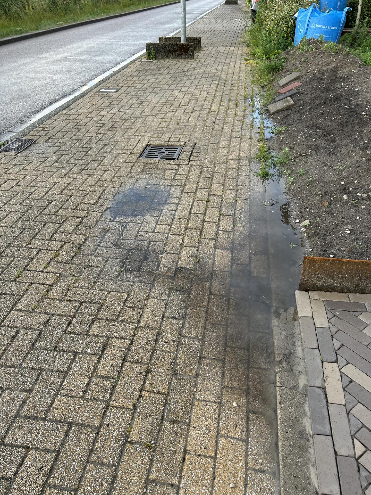 Foto bij melding 5558761 · Wegen en paden