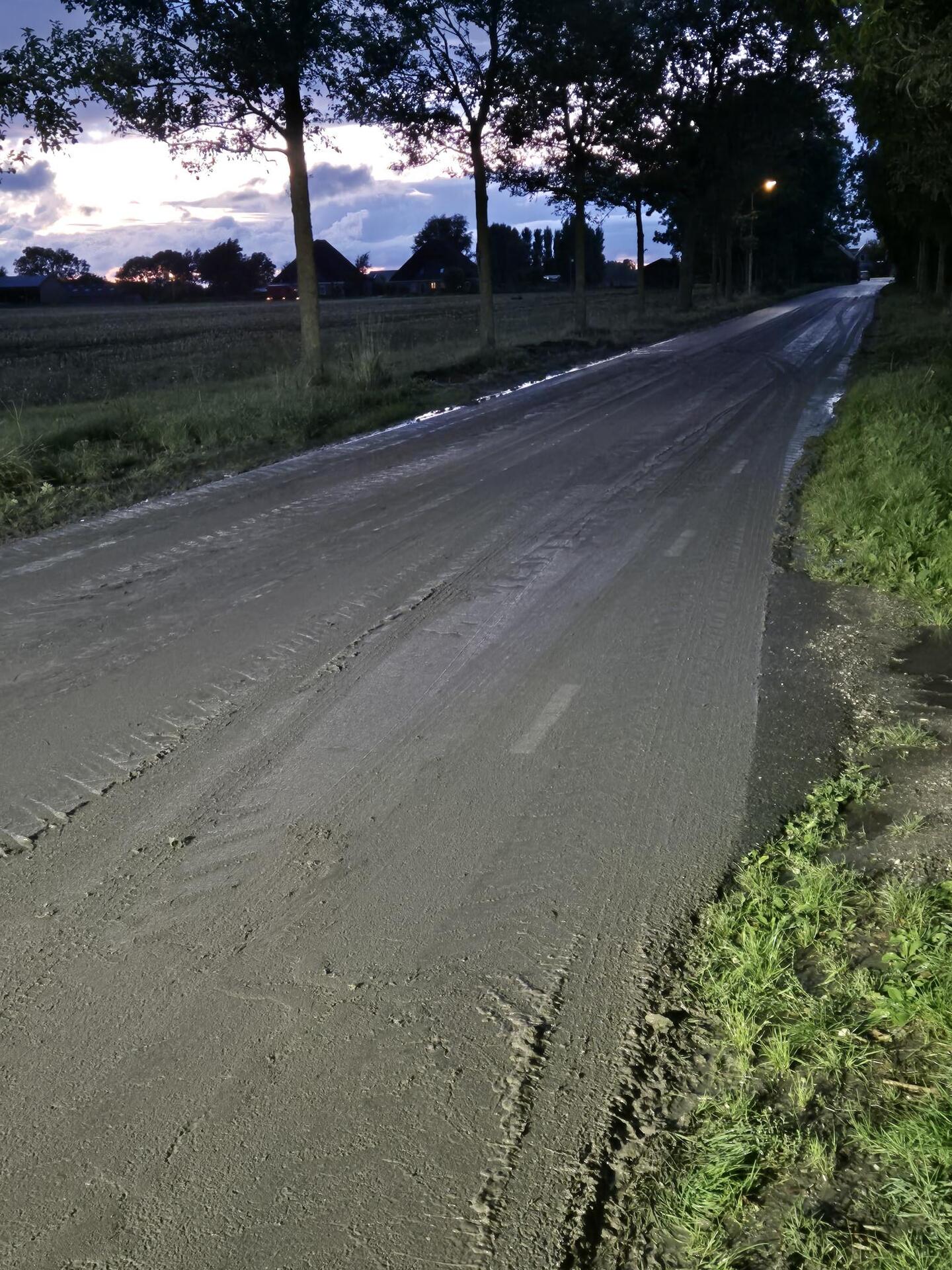 Foto bij melding 5585727 · Wegen, fietspaden, en stoepen