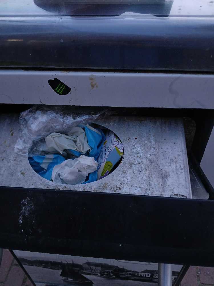 Foto bij melding 5618585 · Afval/Hondenpoep/Ongedierte/Dode dieren