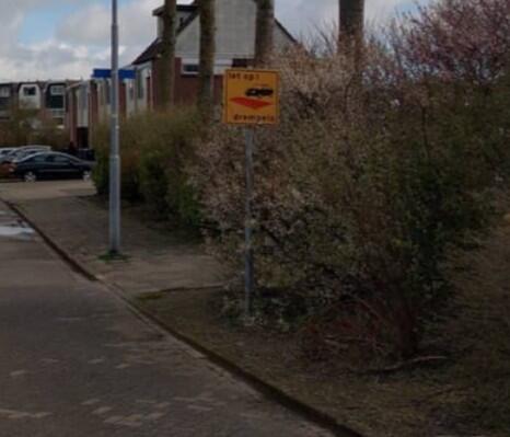Foto bij melding 5708967 · Straatmeubilair, Verkeersborden etc