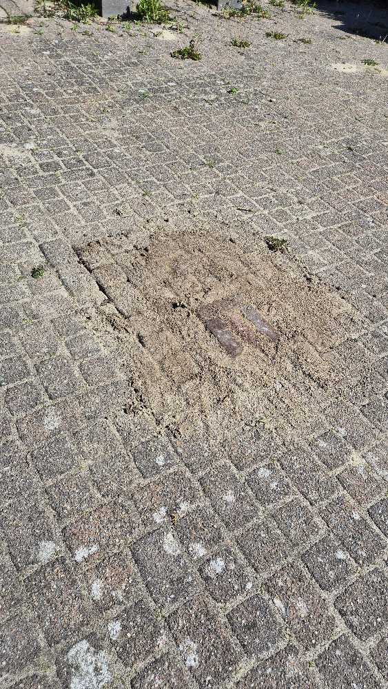 Foto bij melding 5082308 · Speeltoestellen en Straatmeubilair