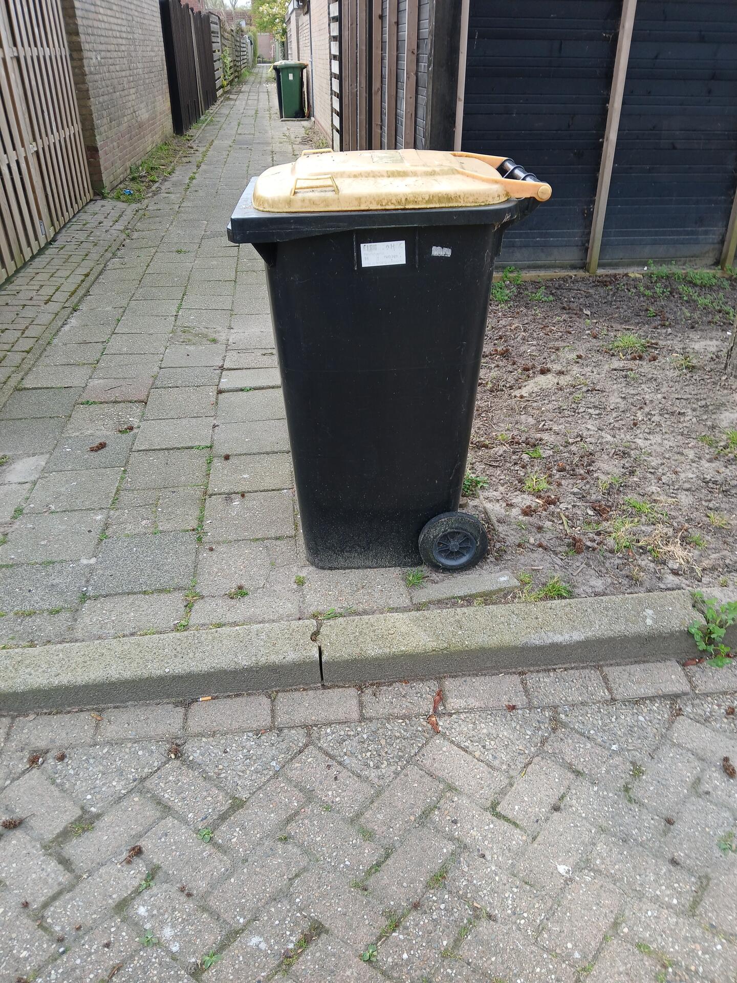 Foto bij melding 5040662 · Afval
