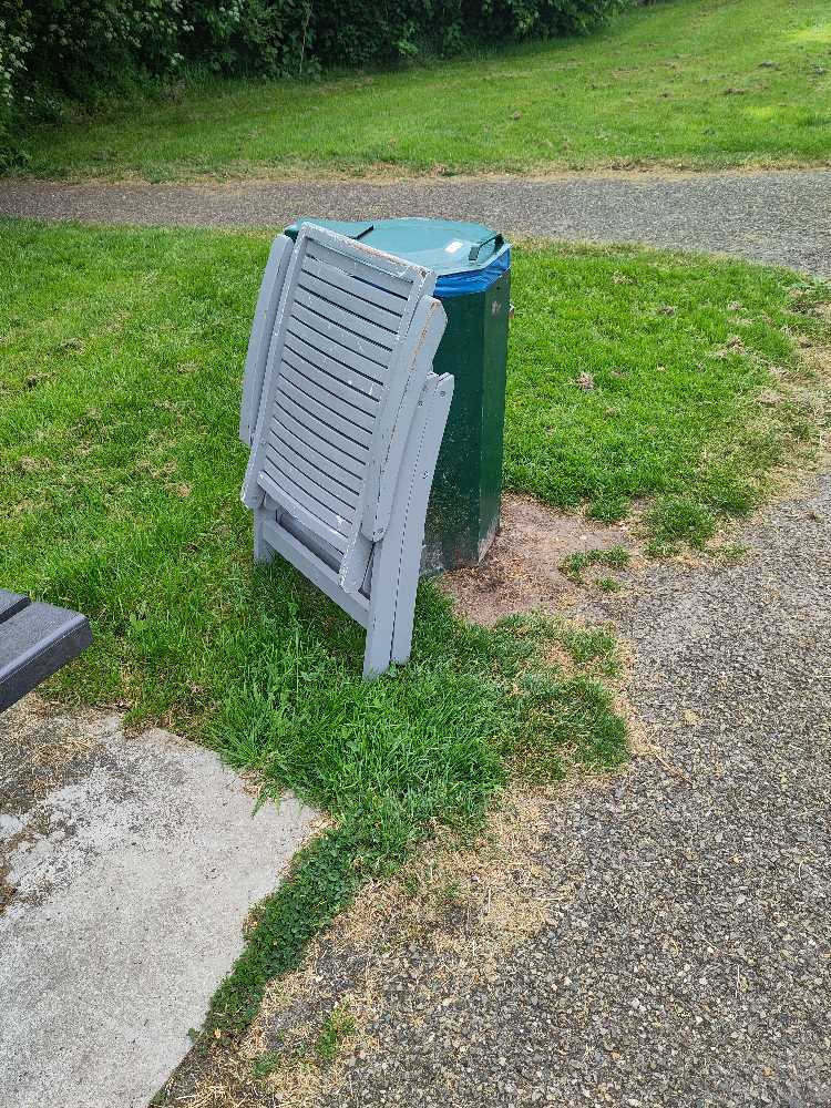 Foto bij melding 5091796 · Afval