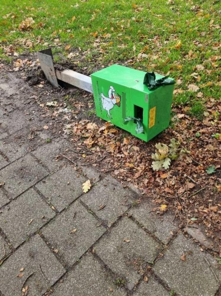 Foto bij melding 5700951 · Speeltoestellen en Straatmeubilair