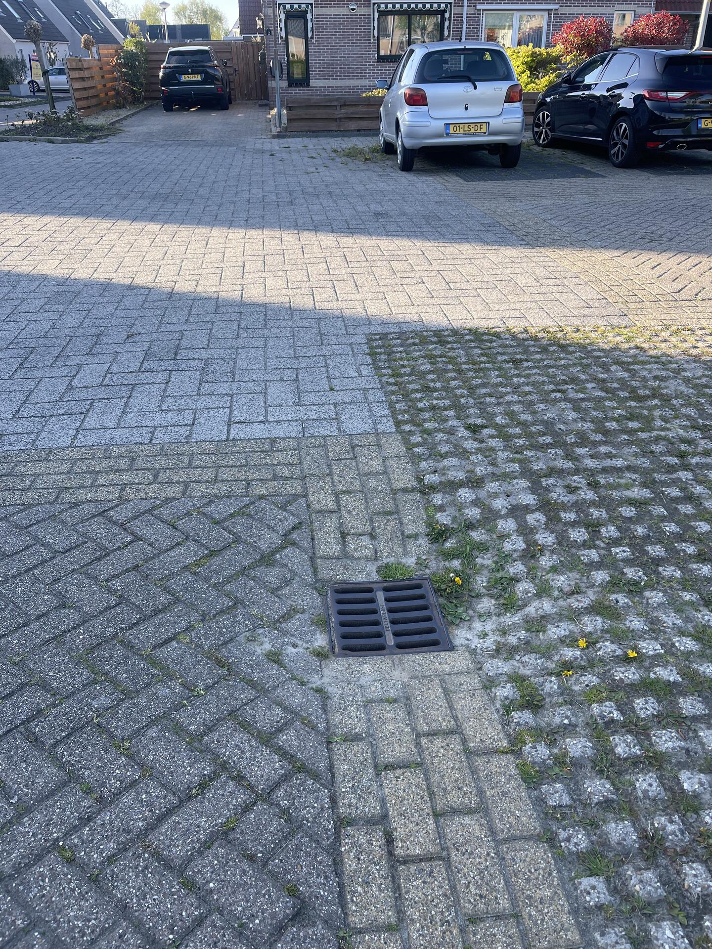 Foto bij melding 5046973 · Wegen, fietspaden, en stoepen