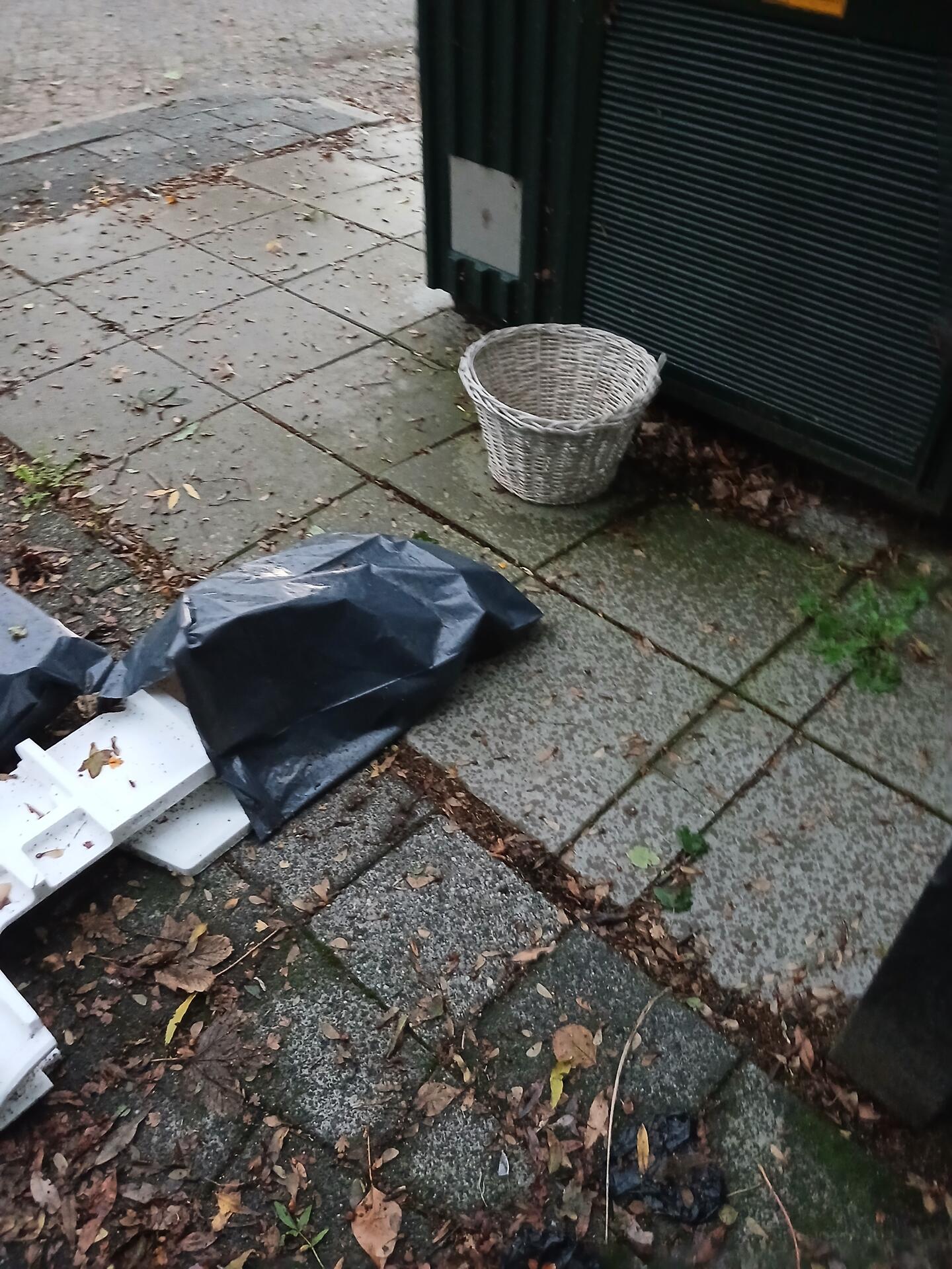 Foto bij melding 5676482 · Afval