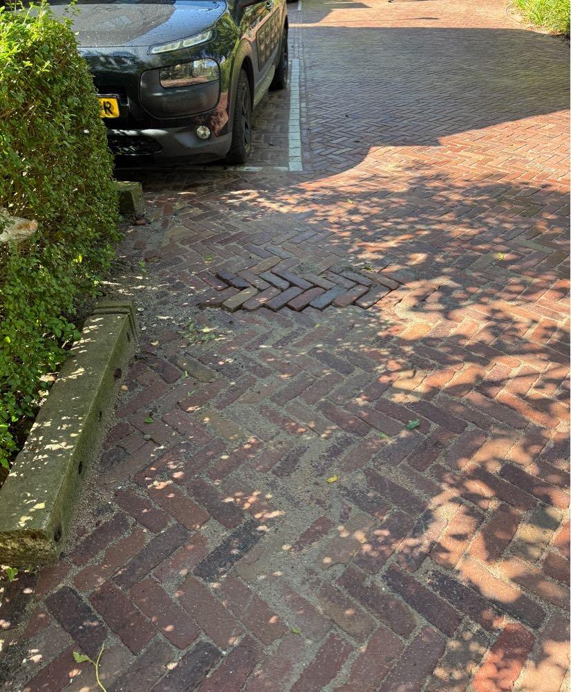 Foto bij melding 5559270 · Wegen, fietspaden, en stoepen
