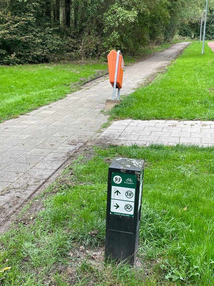 Foto bij melding 5607711 · Straatmeubilair, Verkeersborden etc